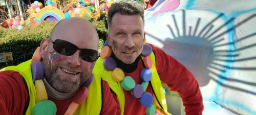 Oke even lachen naar de camera... - C.V. de Hoalthakkers